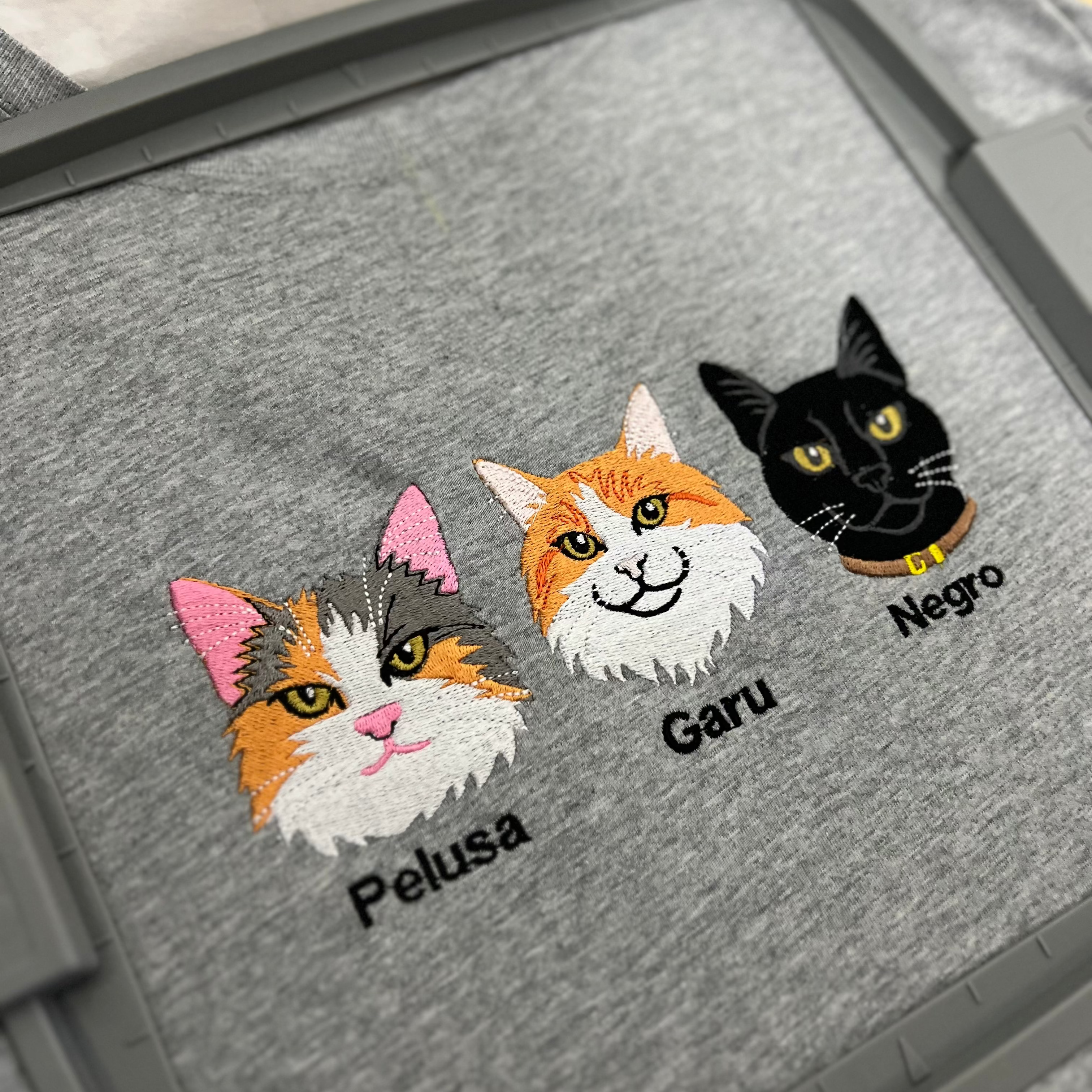 Personalized t-shirt with your pet's face and name 🐾